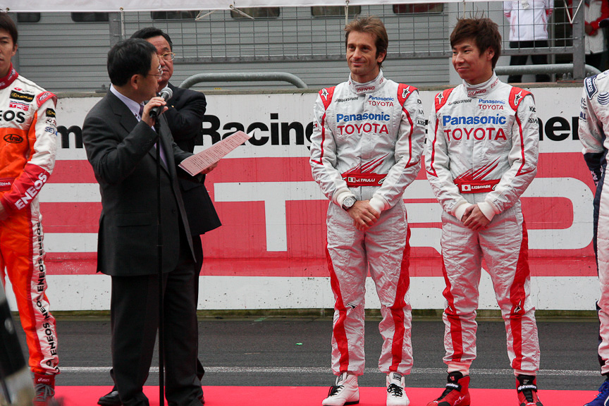 トゥルーリ選手と小林選手に感謝の言葉をかける一幕も