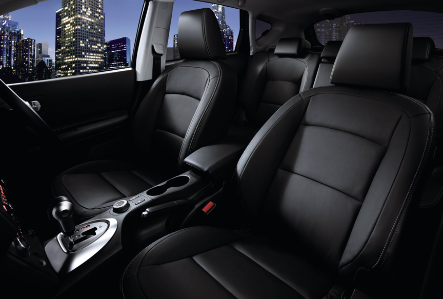 欧州モデル（欧州名：キャシュカイ）に設定しているブラックの本革シート