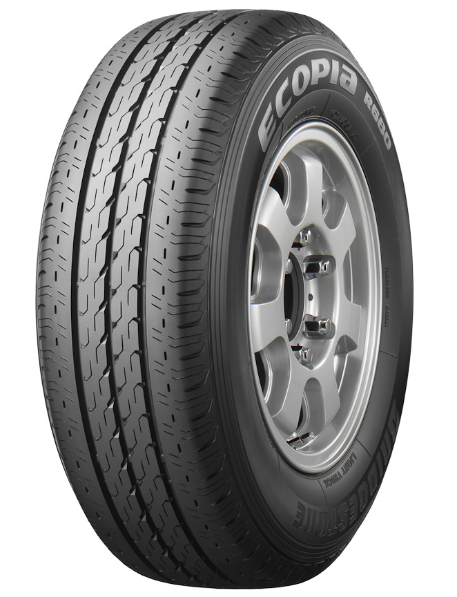 ECOPIA R680のトレッドパターン。写真のタイヤのサイズは、195/80 R15 107/105L