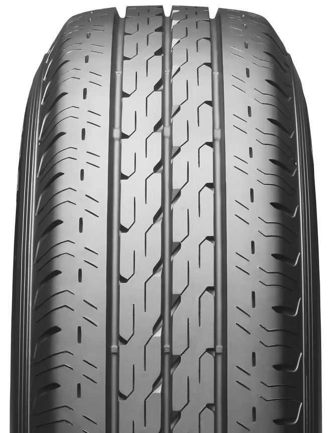 ECOPIA R680のトレッドパターン。写真のタイヤのサイズは、195/80 R15 107/105L