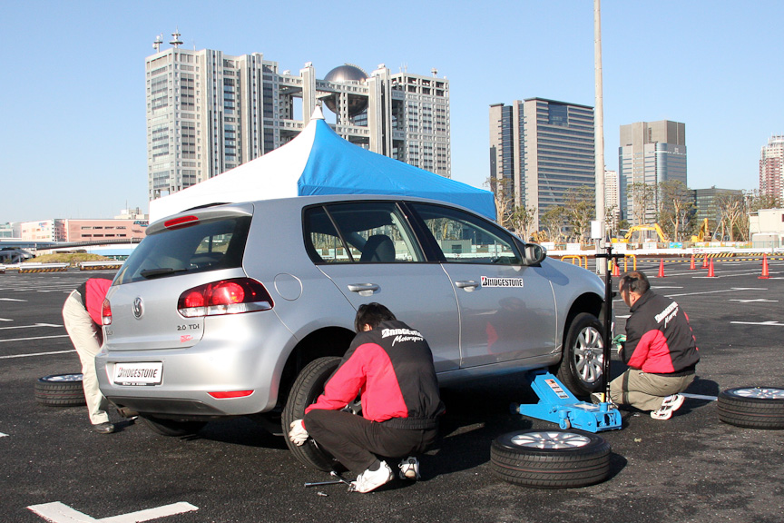 同一車両でテストを行ったため、途中でタイヤ交換を実施