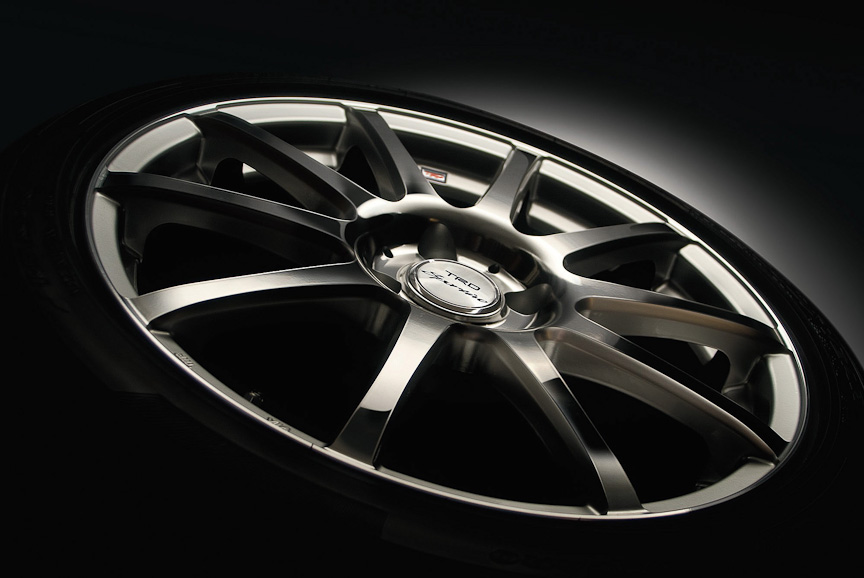 「14インチアルミホイール＆タイヤセット」。アルミホイール「SP1」とグッドイヤー「GT-HYBRID ECO edition」のセットで、ホイールのサイズは14×5.0J、タイヤサイズは165/70 R14。1.3+Hana、1.0+Hana、1.3Gおよび14インチホイール装着車に適合。2万7825円/本。4月発売予定