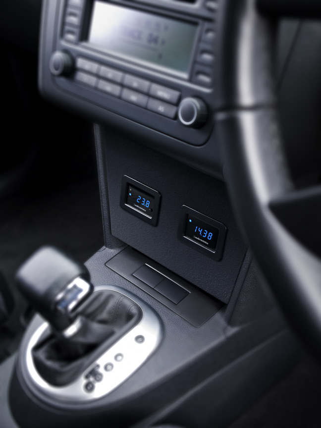 AT-DMX5 BL（左）とAT-DMX3 BL（右）の装着イメージ