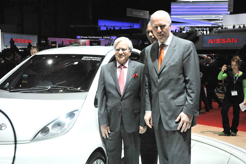 ラビ・カント副会長（写真左）とナノEV