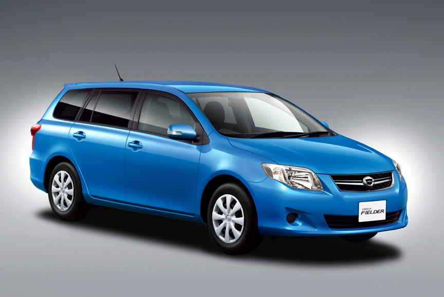 カローラフィールダーX“Gエディション”（ボディーカラーはコバルトブルーメタリック）