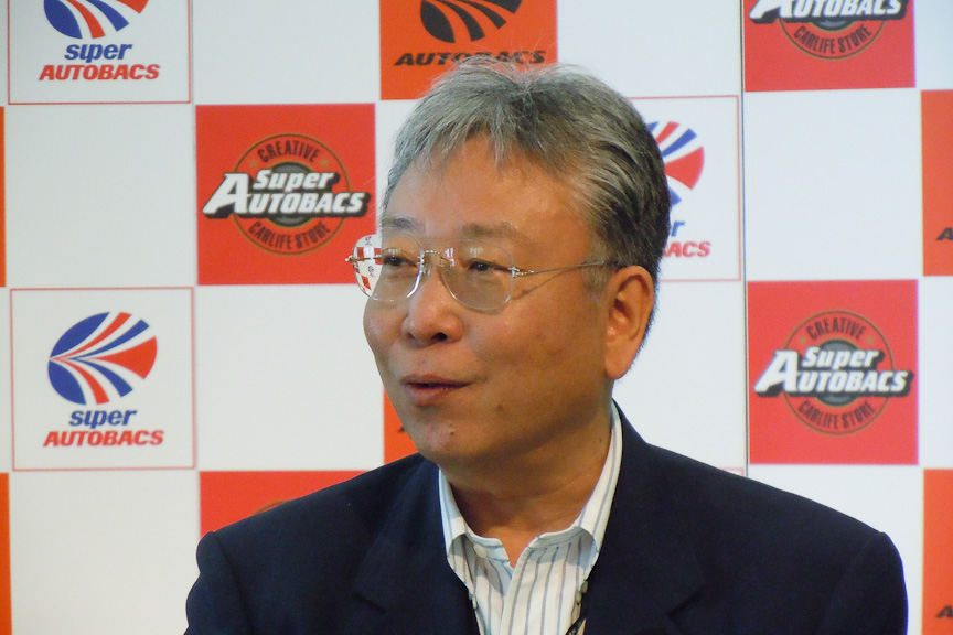 FSW代表取締役社長の加藤裕明氏は、JAFグランプリにおいてサーキット内の宿泊を可能にしたいと語る