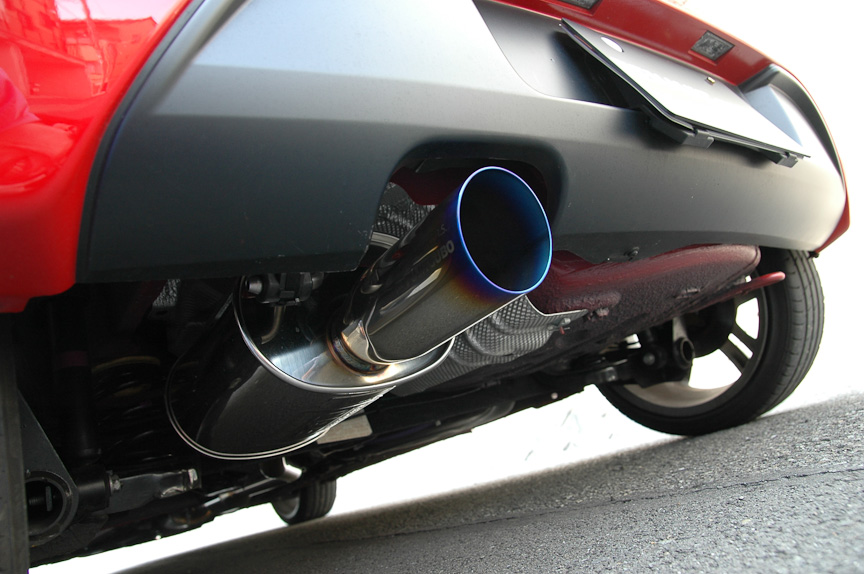 トゥインゴ ルノー・スポール専用 ステンレスマフラーの装着イメージ