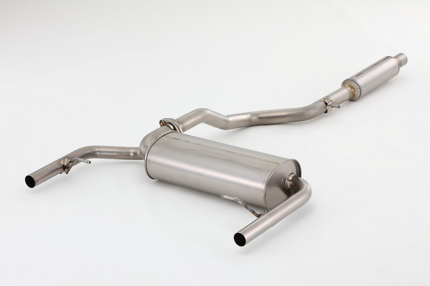 ルーテシア ルノー・スポール専用 超軽量フルチタンマフラー。サイレンサー部にはシリアルプレートがつく
