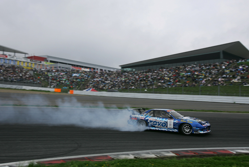 D1では、迫力あるドリフト走行を楽しむことができる（写真は2009年D1グランプリ第8戦）