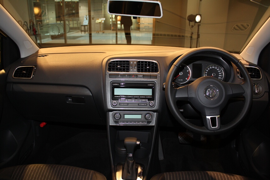 TSIハイラインは本革巻ステアリングホイールを装備する