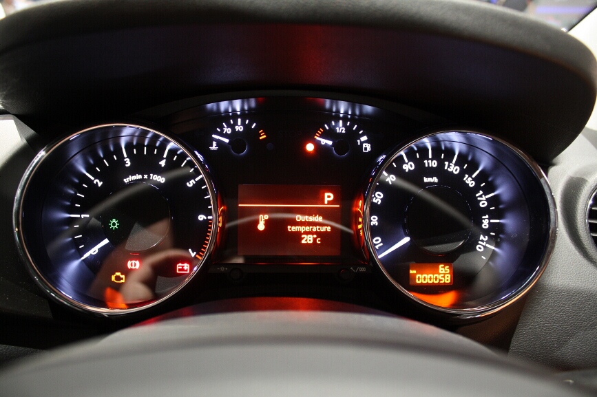 飛行機の操縦席をイメージしたというコクピット