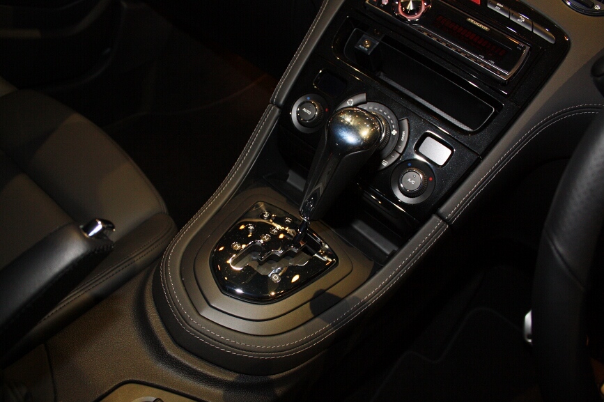 6速ATのシフトレバーはゲート式