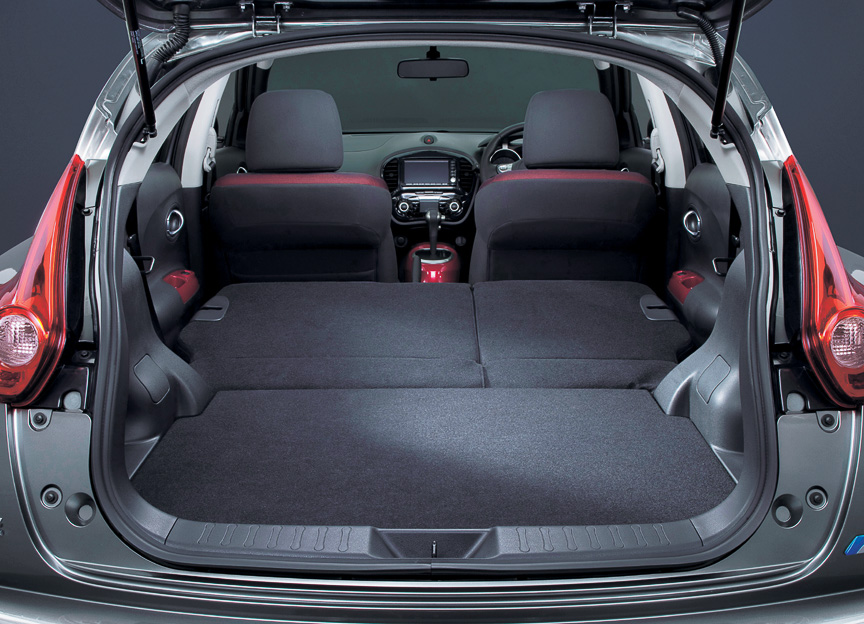 ラゲッジルームの容量は251Lだが、リアシートを倒すことで830Lのラゲッジスペースに拡大できる