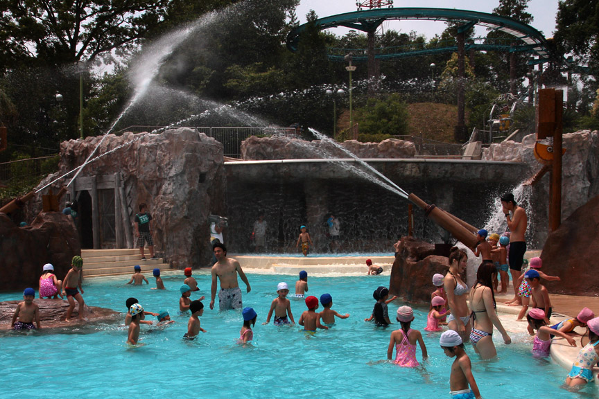 アクア・アドベンチャーにはさまざまな設備が用意される