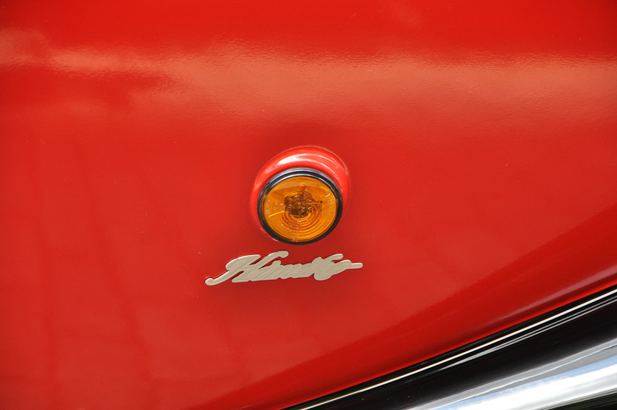 ストロングレッドと名付けられた赤