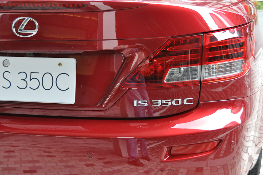 コンバーチブルモデルに新たに追加されたIS350C