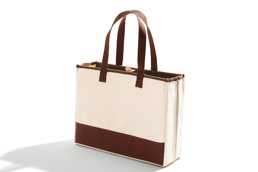 ベビー用シートバックポケットは車内外でさまざまな用途に使える