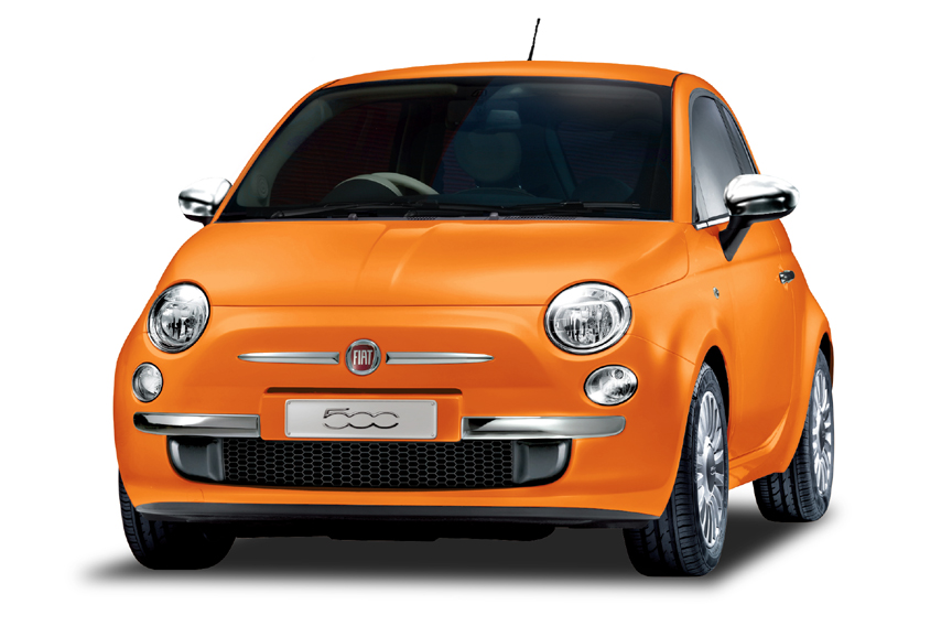 フロントおよびリアバンパー、サイドミラー、ドアハンドル部などにクロームパーツを使用。専用の15インチアルミホイールも装着する。タイヤサイズは185/55 R15