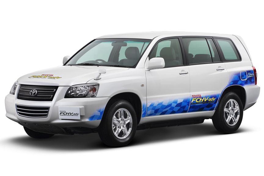 トヨタ「FCHV-adv」