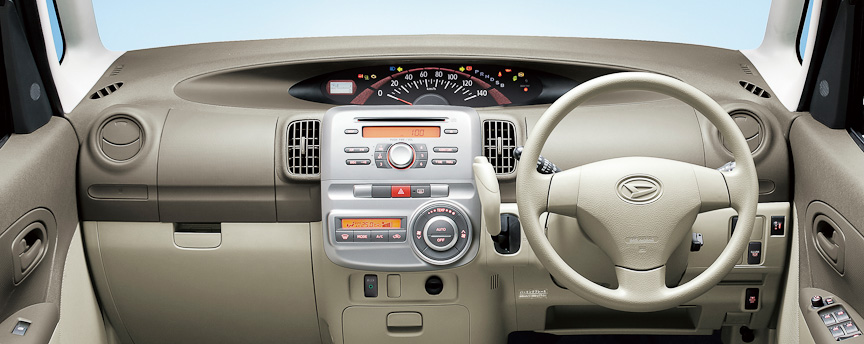 タント Gのインストルメントパネル