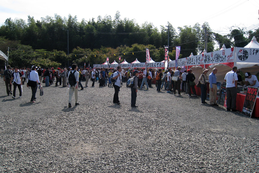 売店も賑わっていた