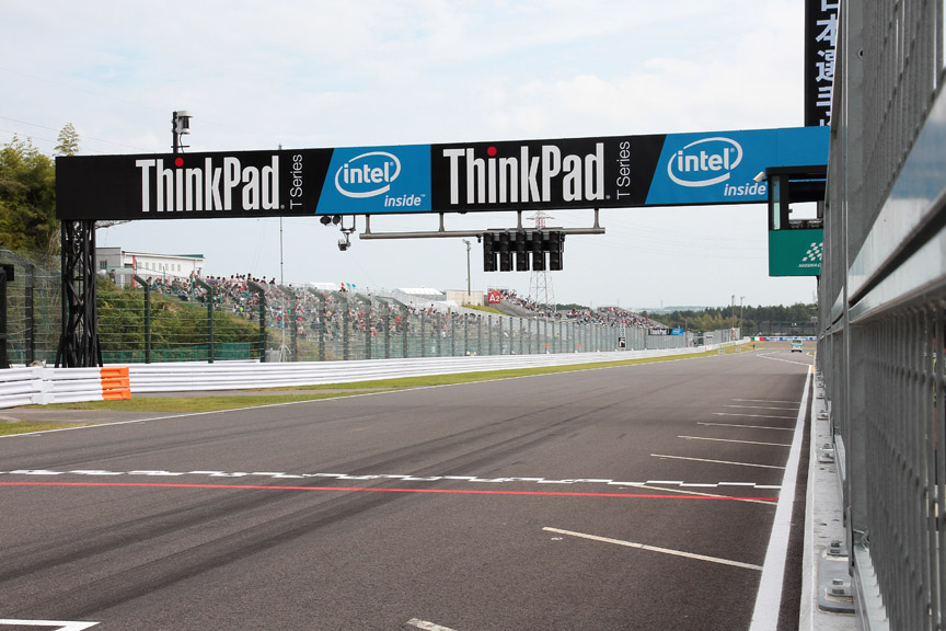 今年は冠スポンサーがフジテレビではなくなったため、ゲートのスポンサーがThinkPad（レノボ）に代わっていた