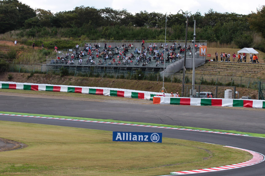 M席のL席に近いブロック。そこそこ観客は入っている