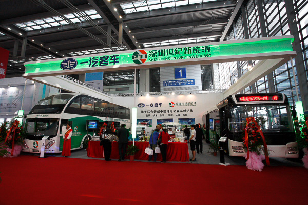 大手メーカー・一汽のバスに電池を提供する深セン世紀新能源ブース