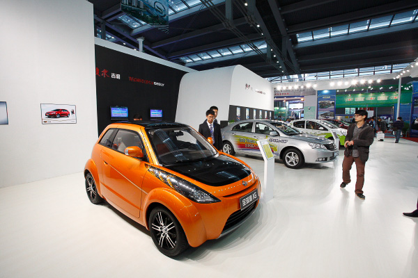 このクルマもどこかで見かけたことが……まあ、ご愛敬というところか。なんでもあるのがこの国だ