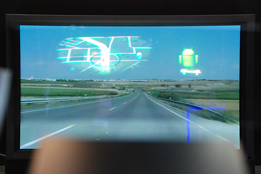 「ネットワークビジョンHUD」を実際にのぞいた様子