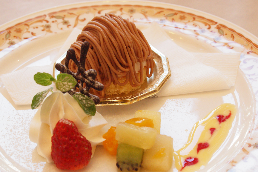 こちらもレディースセットのデザート。自家製ケーキかジェラートが選べます