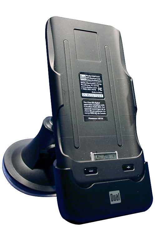 クルマで利用する際は、吸盤スタンドホルダーにGPS内蔵クレードルを取り付けて利用する