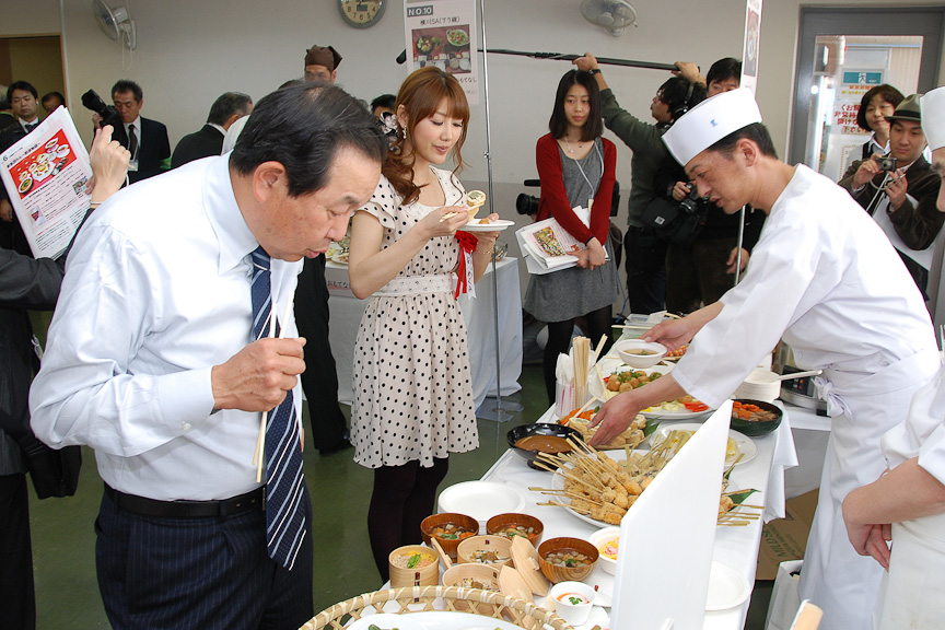 楽しみで、朝から何も食べないで来たという安さん