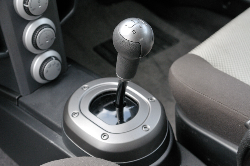 トランスミッションは5速MTのみの設定