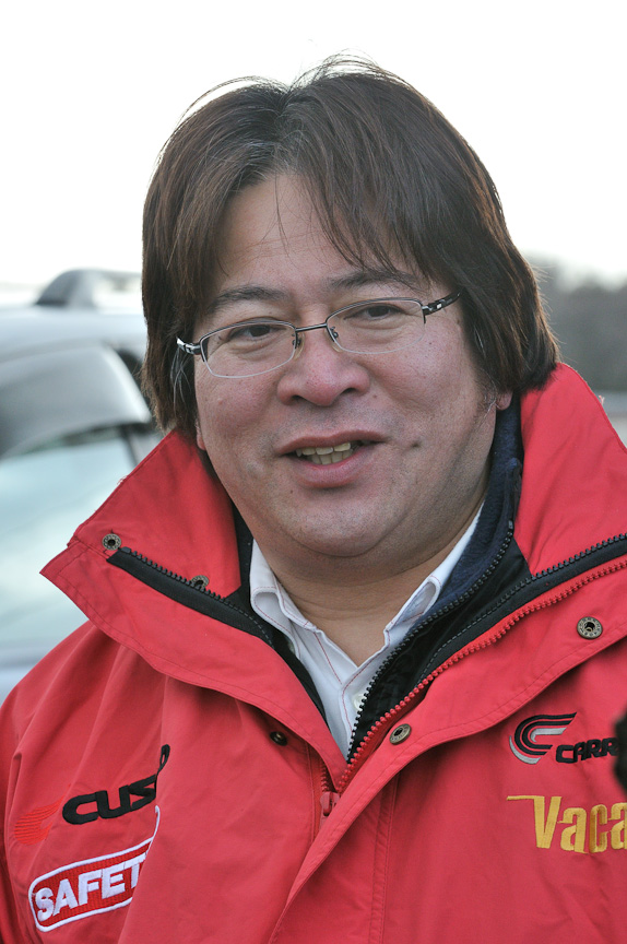 キャロッセ代表取締役社長の長瀬努氏。今回サトリアネオを輸入することについて、「ランニングコストに優れた車両を取り扱うことで手軽にモータースポーツを始められるし、自分で愛車を作りあげていく楽しさを提供したかった」と説明してくれた