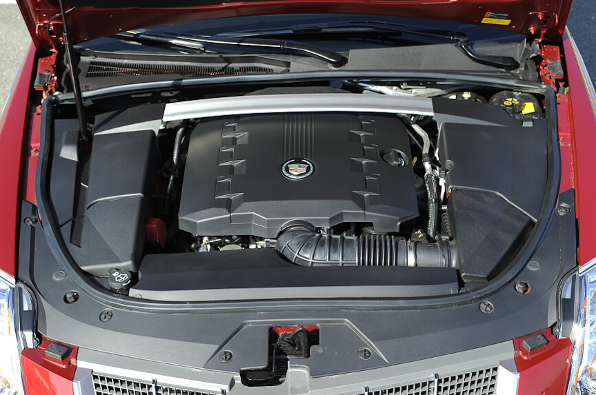 V型6気筒エンジンはフロントに縦置きされる