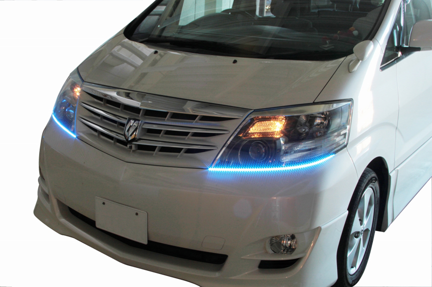 アイラインLEDキットの装着イメージ（カラーは青色）