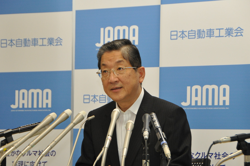 休日シフトの実施について語る志賀俊之自動車工業界会長