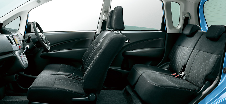 ステラ カスタム R Limitedのインテリア