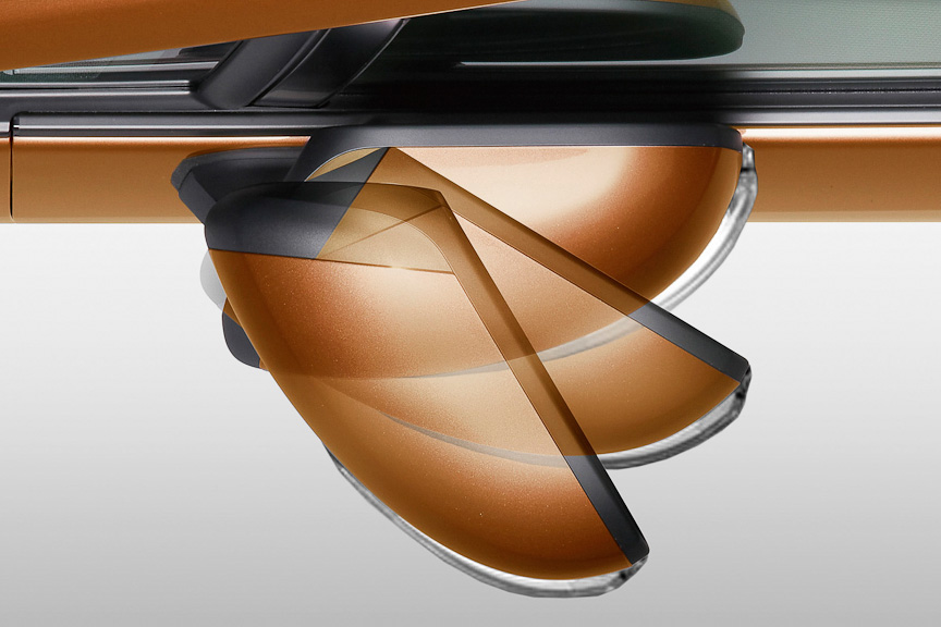 ステラ カスタムは、スポーティ×プレミアムの位置づけ。4灯式のHIDヘッドランプ、リアスポイラー、ターンランプ内蔵電動格納式ドアミラー、マルチインフォメーションディスプレイ付きルミネセントメーターなどを装備する