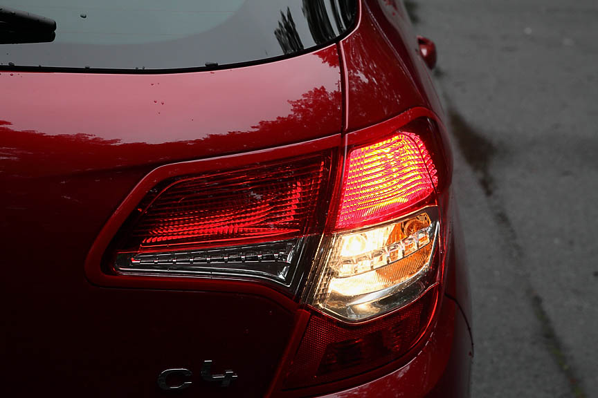 テールランプ。リアフォグも標準装備