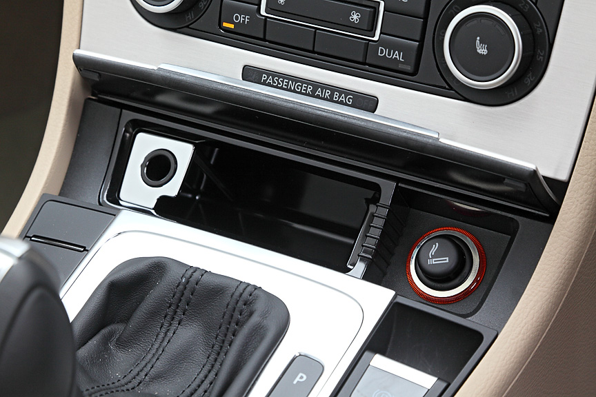 アッシュトレイも標準装備