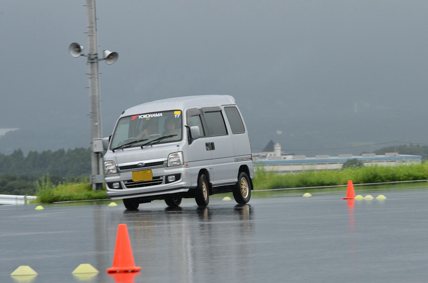 第2レーンのパイロンスラローム