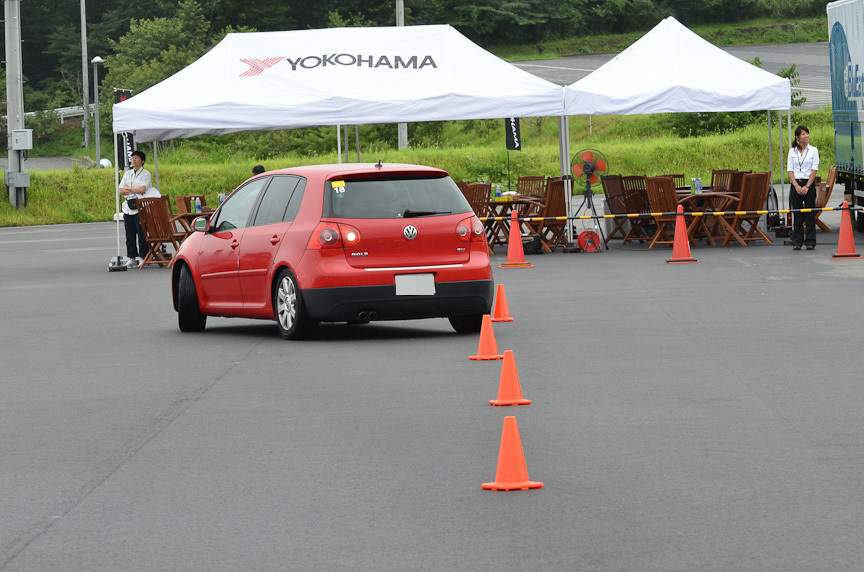 第4レーンのバックスラローム。タイムを計り、最後に表彰式が行われた