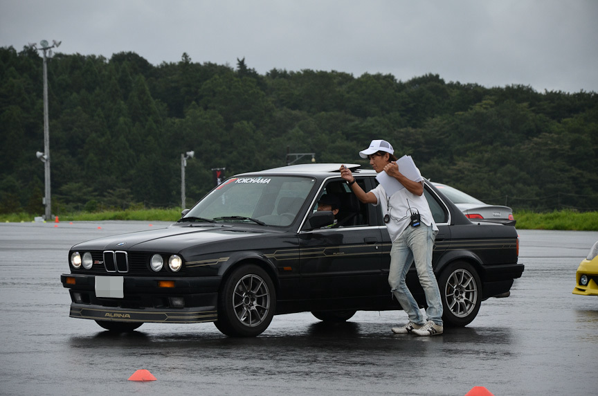 あとはフリー走行。好きなレーンを好きなだけ走り、その間にインストラクターの指導を受ける