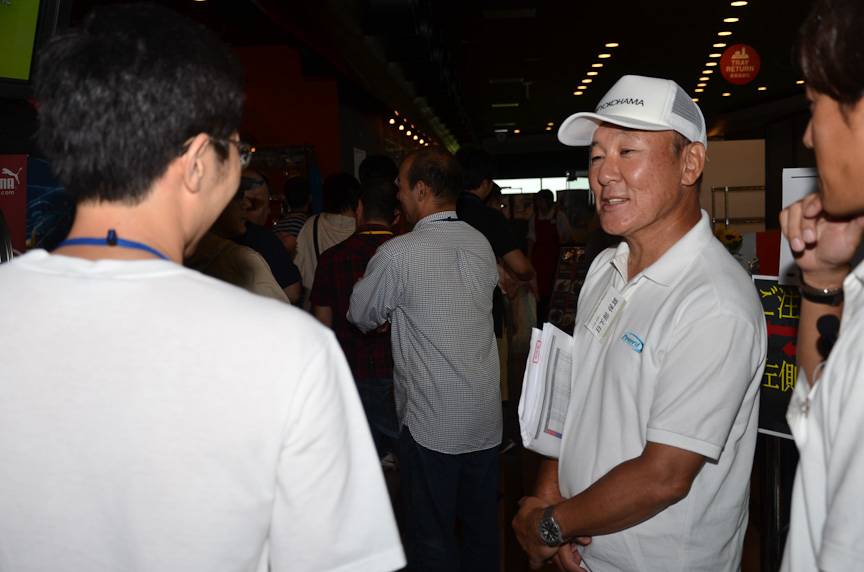 昼食中もインストラクターに質問できる