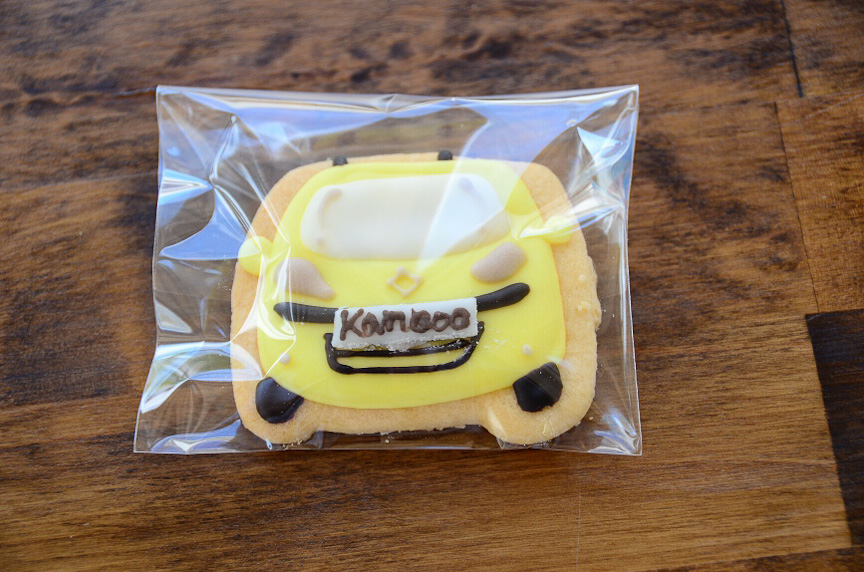 会場にはカングーのケーキとクッキーが用意された