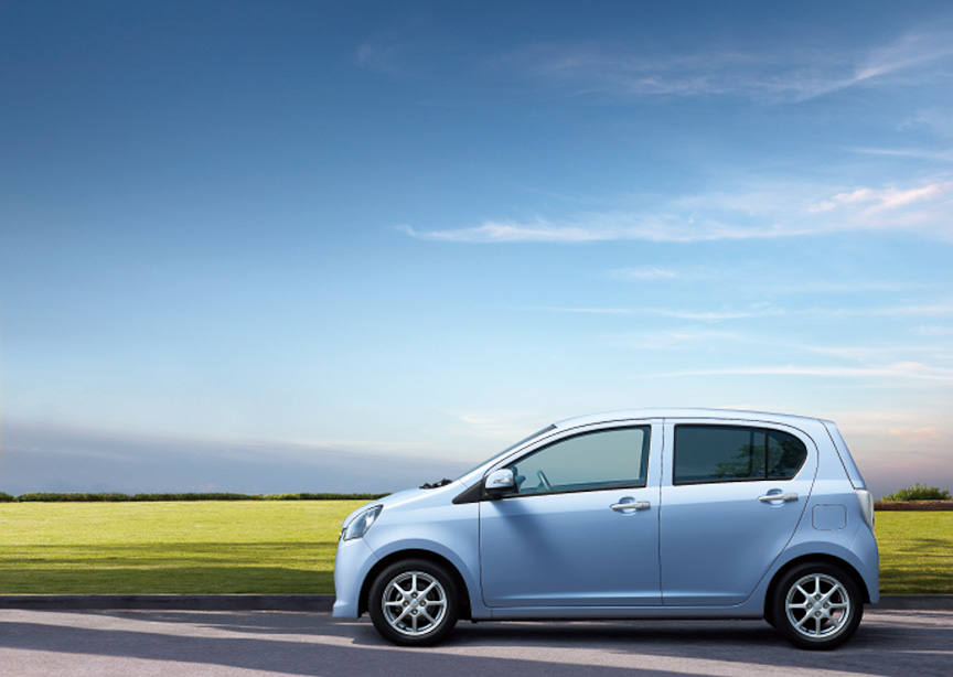 コンパクトなボディーながら、室内長1920mm、室内幅1350mm、室内高1240mm、前後乗員間距離930mmとし、大人4名がしっかり座れるスペースを確保した