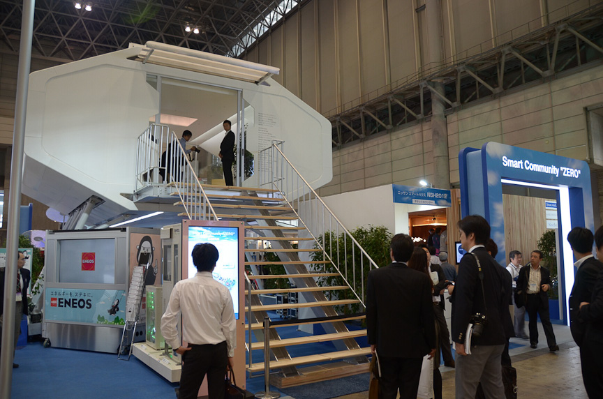 未来型スマートハウス NSH-2012は高床式となっている