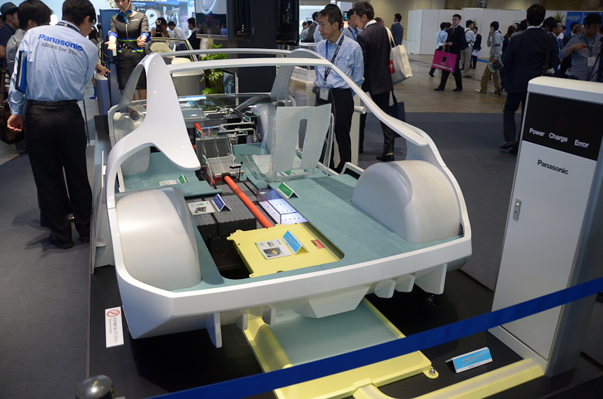 IHクッキングヒーターを応用した非接触充電システムを搭載する